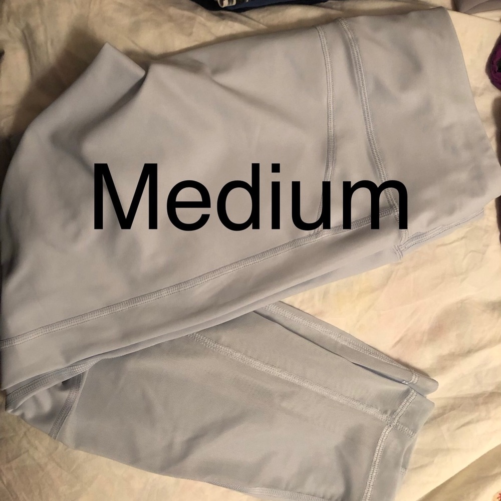 Light blue cropped yoga pants